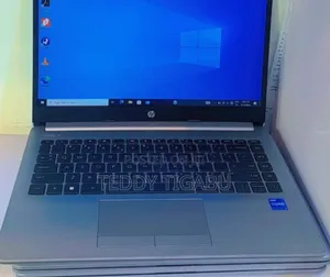 New Laptop HP 240 G8 8GB Intel Core I7 SSD 256GB