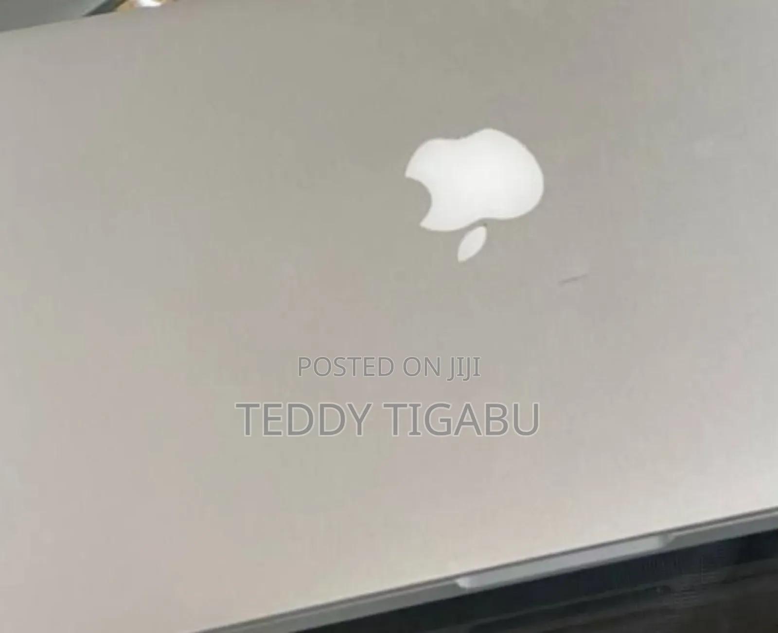 New Laptop Apple MacBook Pro 2015 8GB SSD 128GB