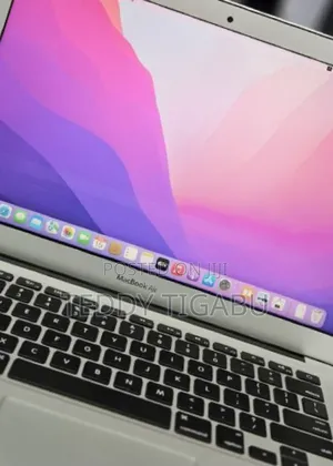 New Laptop Apple MacBook Pro 2015 8GB SSD 128GB