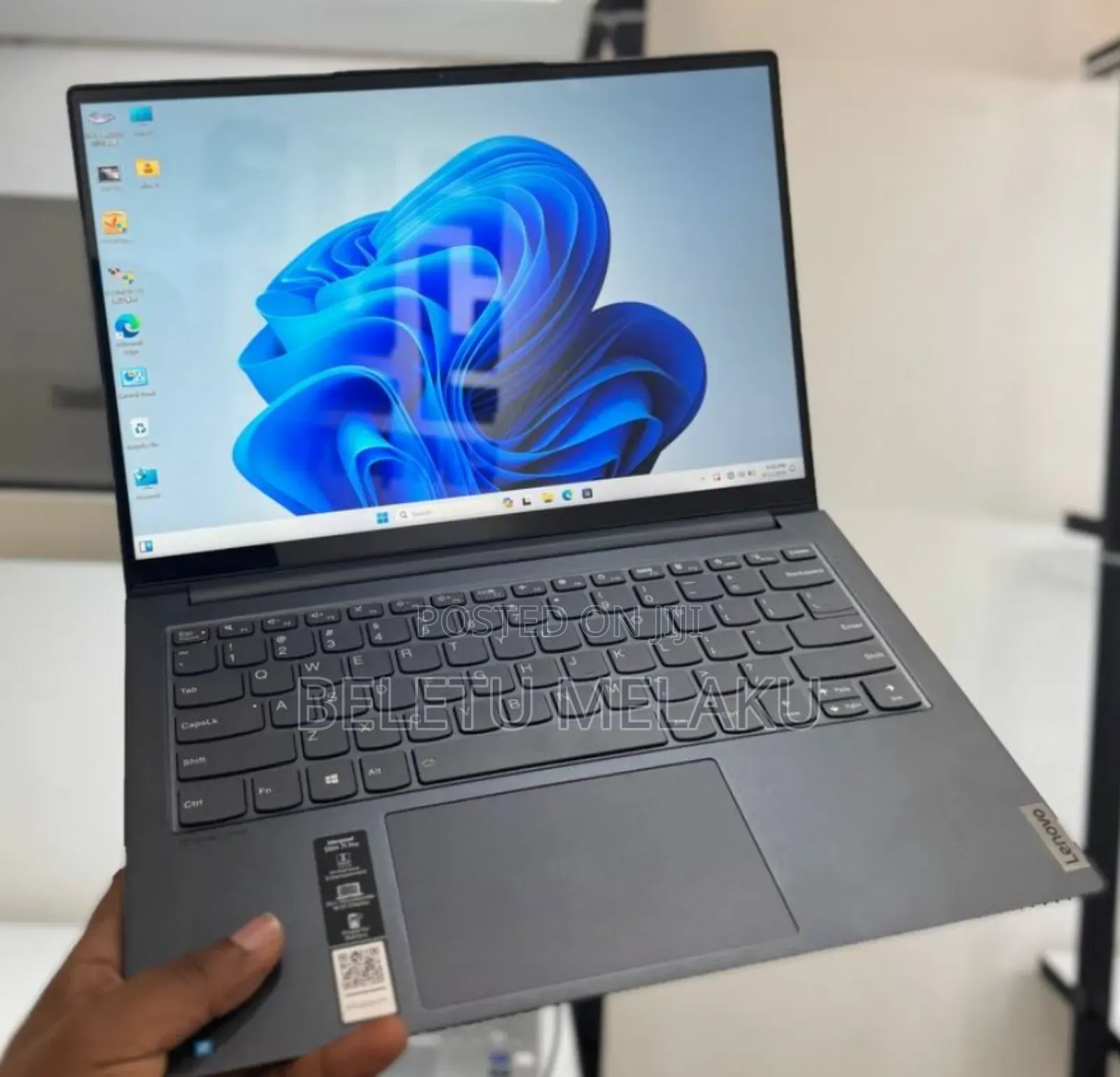 New Laptop Lenovo Yoga 7i 16GB Intel Core i7 SSD 512GB