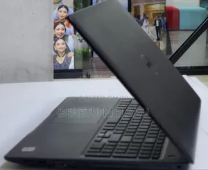 New Laptop Dell Vostro 15 3000 8GB Intel Core i5 SSD 512GB