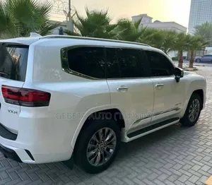 Toyota Land Cruiser 2023 White