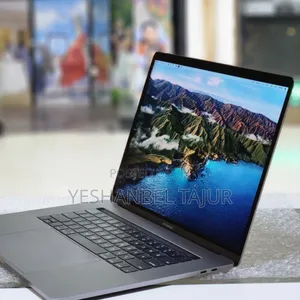 New Laptop Apple MacBook Pro 2017 16GB Intel Core I7 SSD 512GB