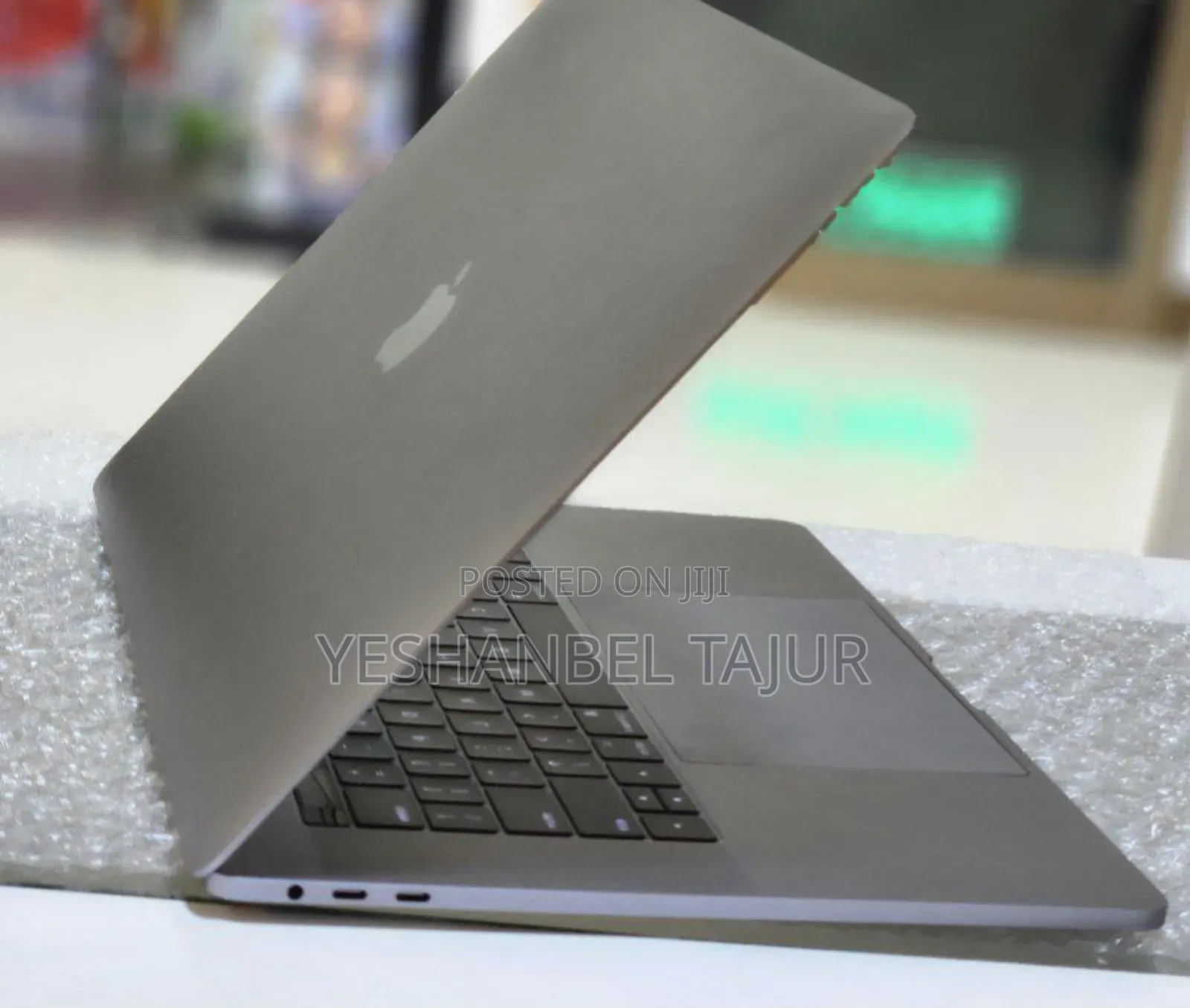 New Laptop Apple MacBook Pro 2017 16GB Intel Core I7 SSD 512GB