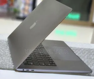 New Laptop Apple MacBook Pro 2017 16GB Intel Core I7 SSD 512GB