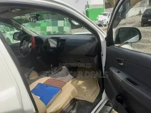 Toyota Hilux 2014 White