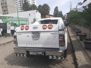 Toyota Hilux 2014 White