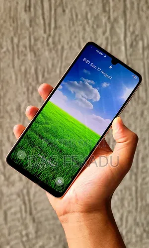 Photo - New Samsung Galaxy A33 5G 128 GB Orange