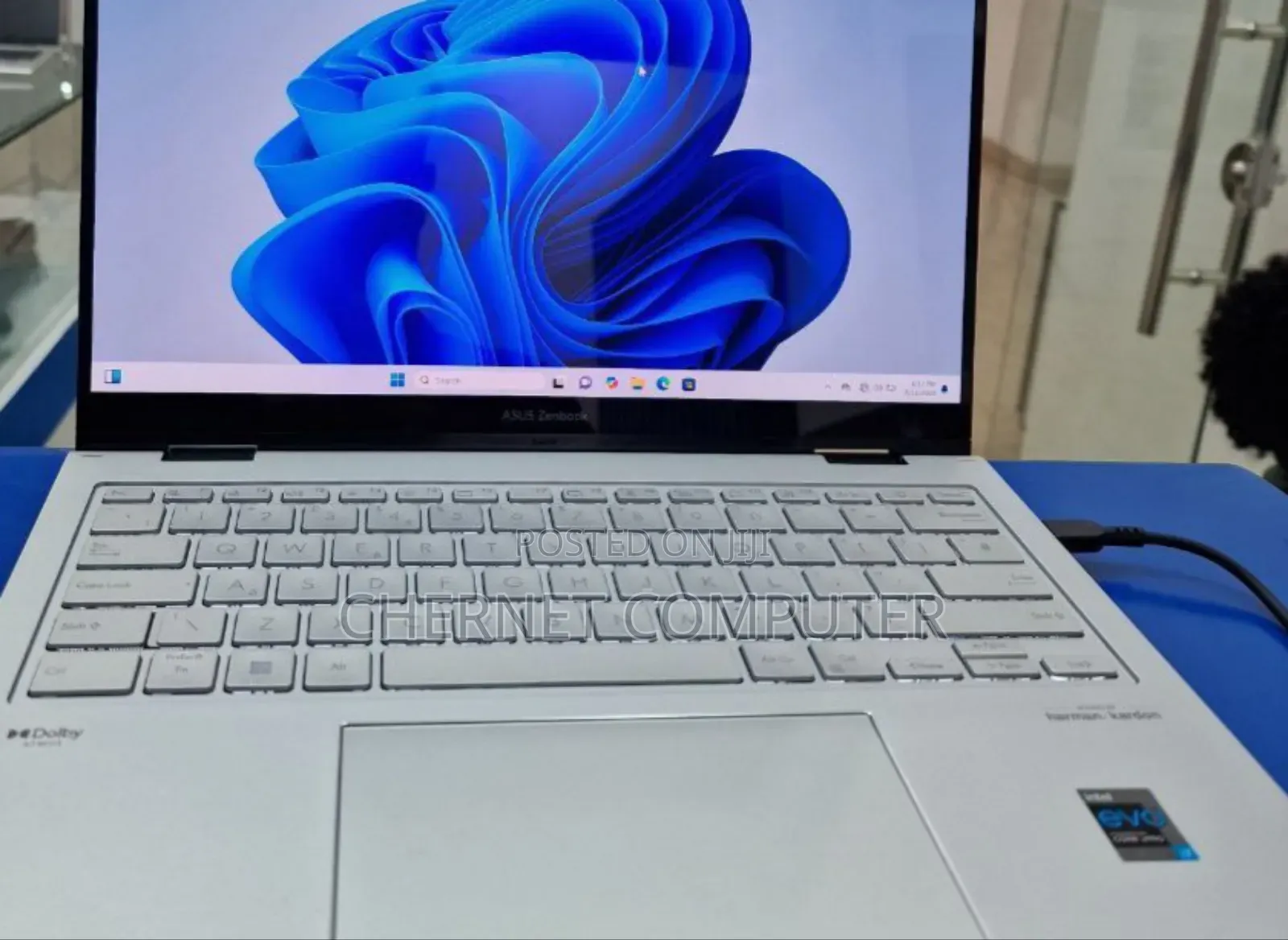 New Laptop Asus 16GB Intel Core i7 SSD 512GB