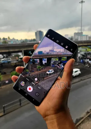 Photo - Samsung Galaxy S10 Plus 128 GB White