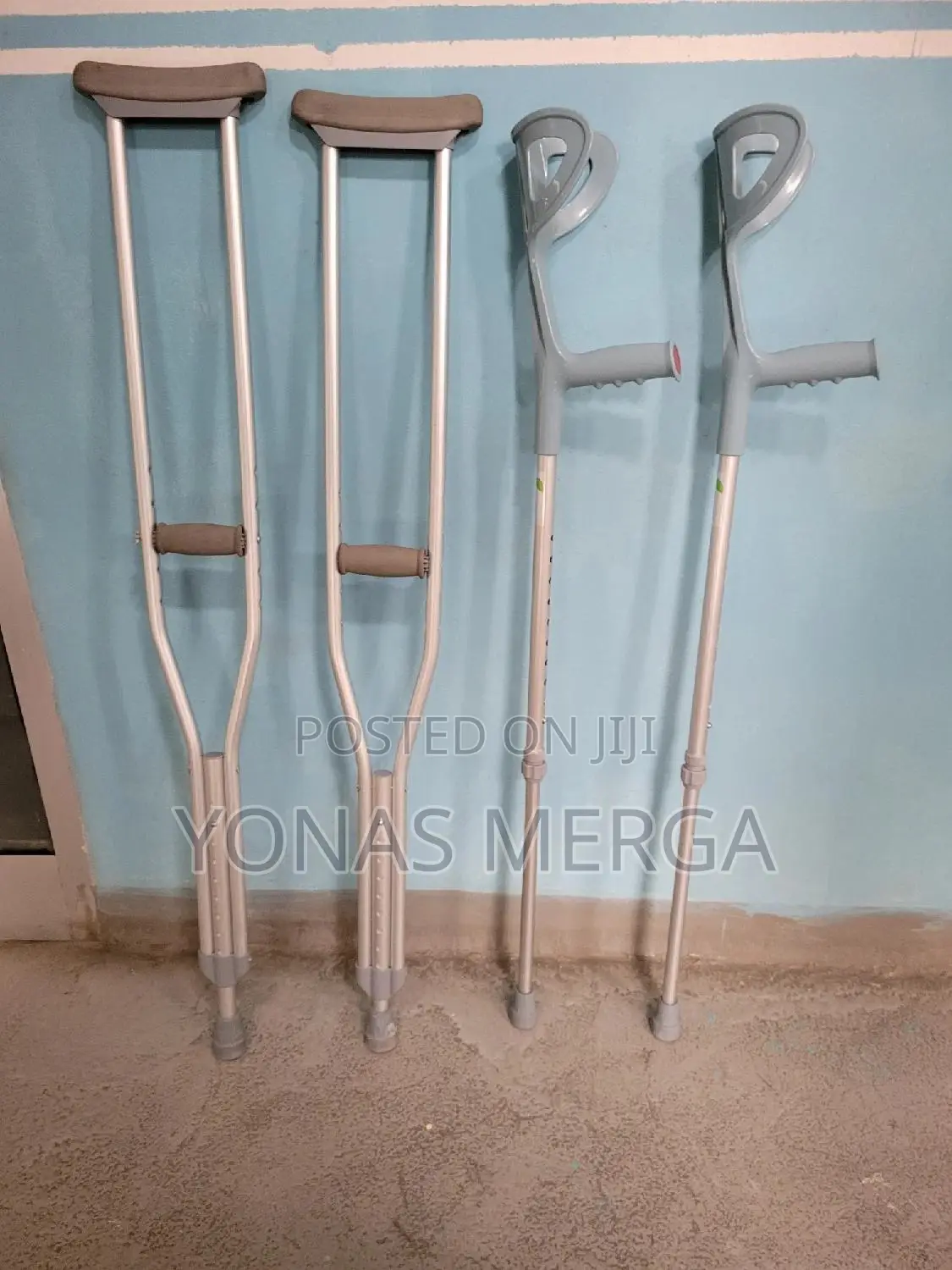 Crutches渤0crutches=#Crutches窑零kranch፭¤ክራንች∞Crutch to Remain on the Arm