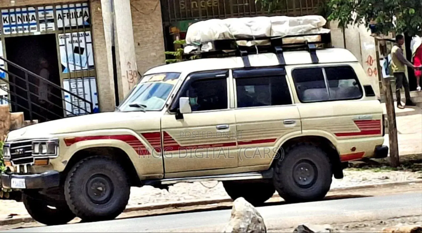 Toyota Land Cruiser 70 1987 Gold