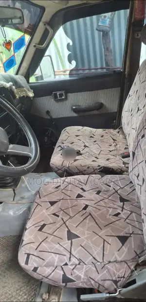 Toyota Land Cruiser 70 1987 Gold