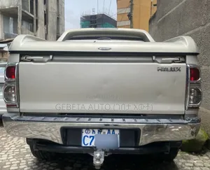 Toyota Hilux 2014 Silver