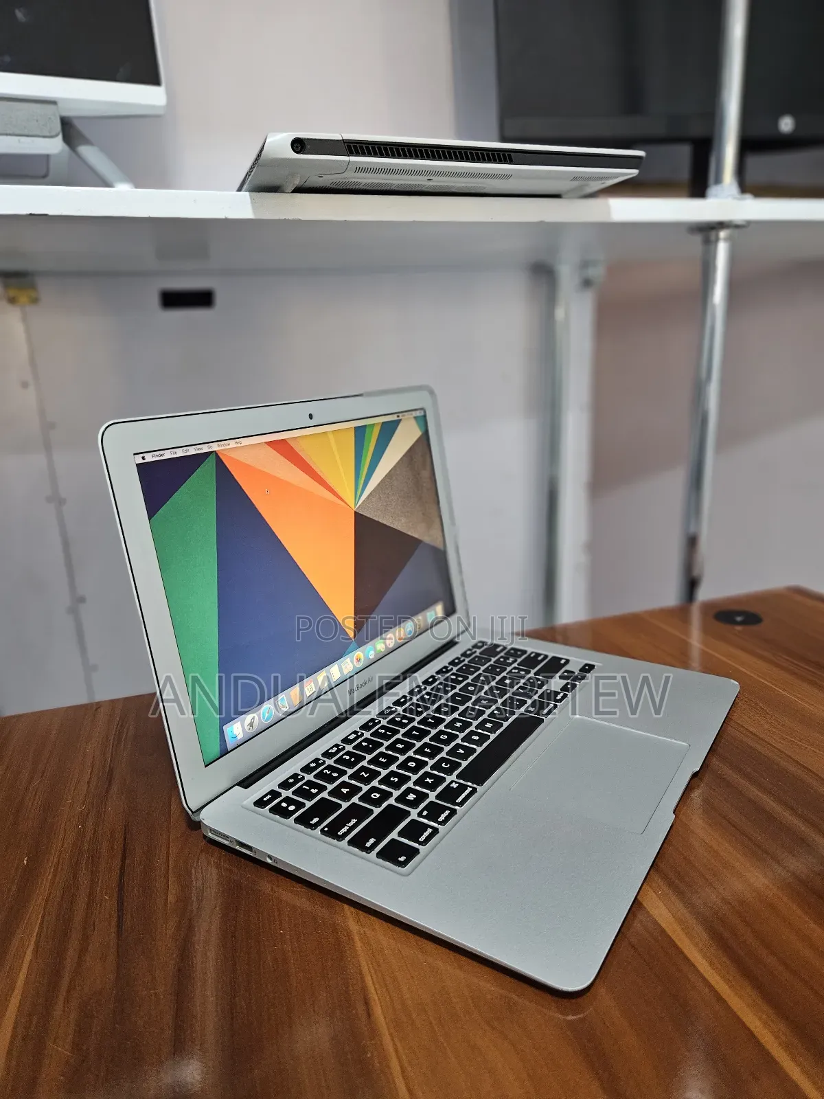 New Laptop Apple MacBook Air 2015 8GB Intel Core I5 SSD 256GB