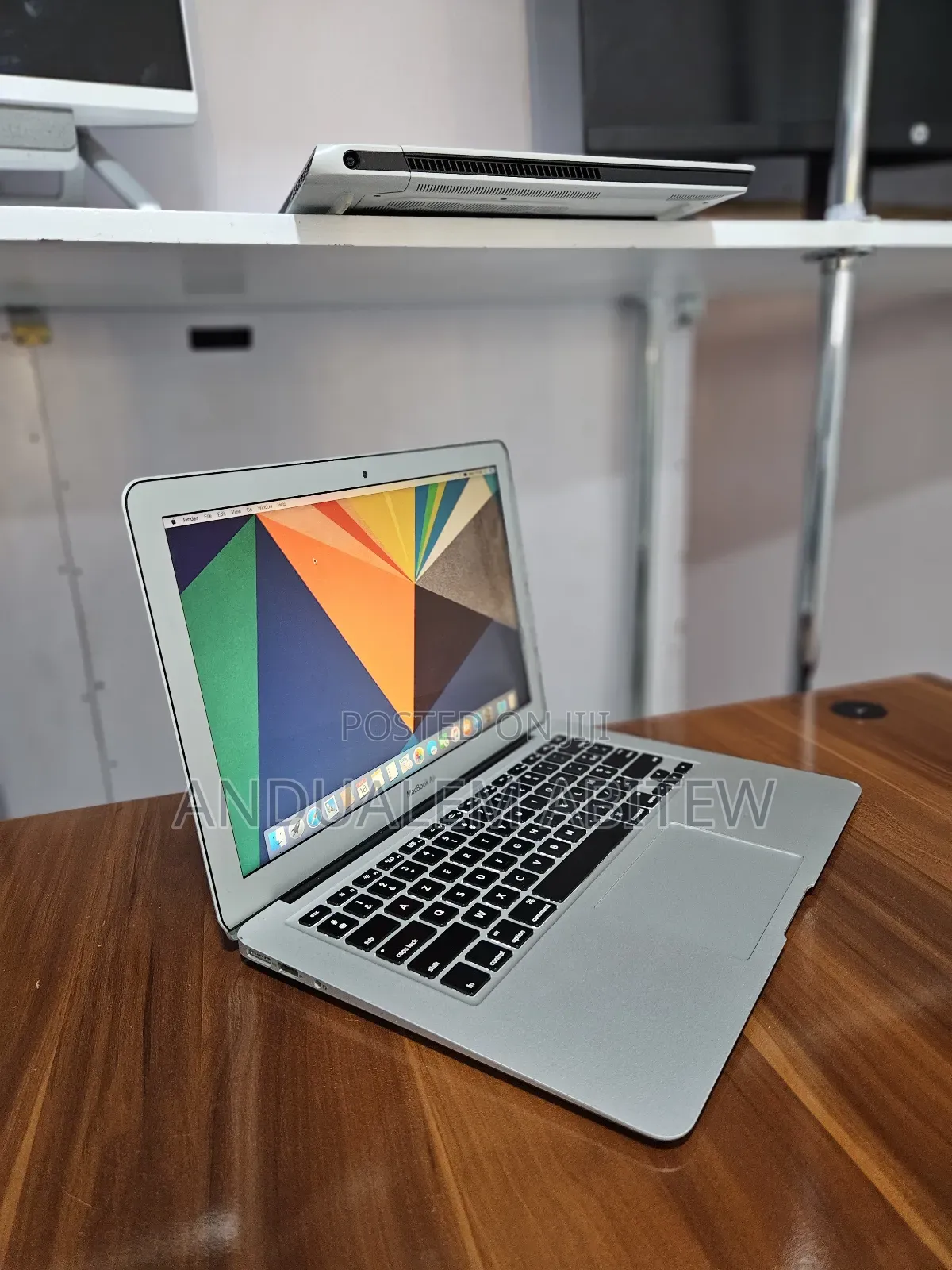 New Laptop Apple MacBook Air 2015 8GB Intel Core I5 SSD 256GB