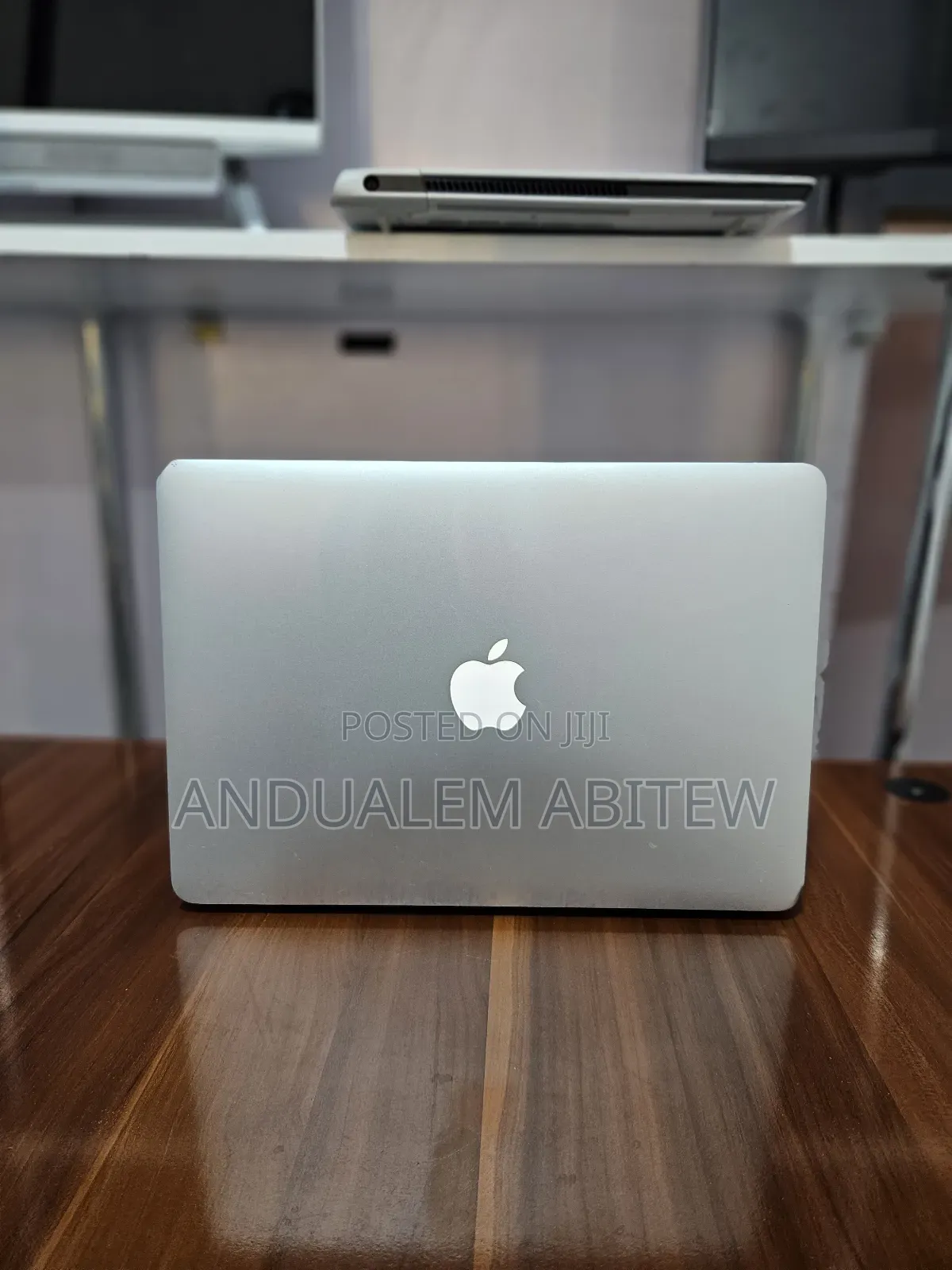 New Laptop Apple MacBook Air 2015 8GB Intel Core I5 SSD 256GB