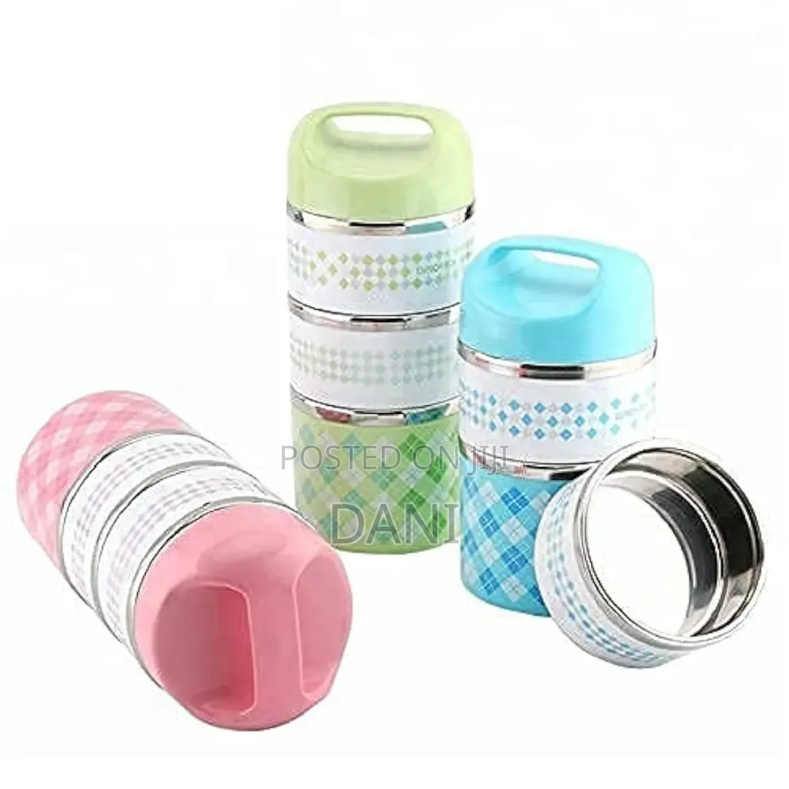 Lunch Box With a 930ml Capacity.