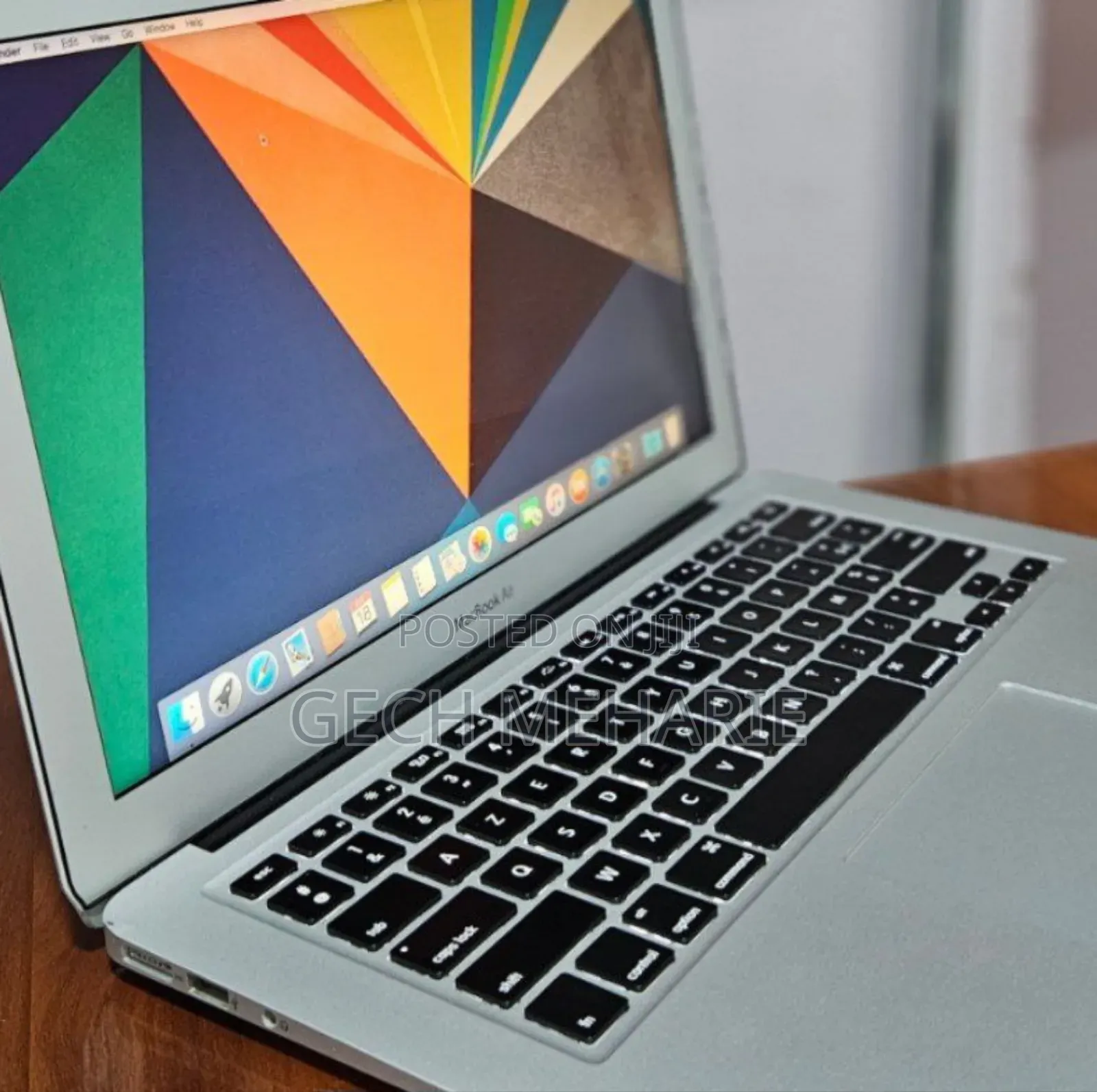 New Laptop Apple MacBook Air 2015 8GB Intel Core I5 SSD 256GB