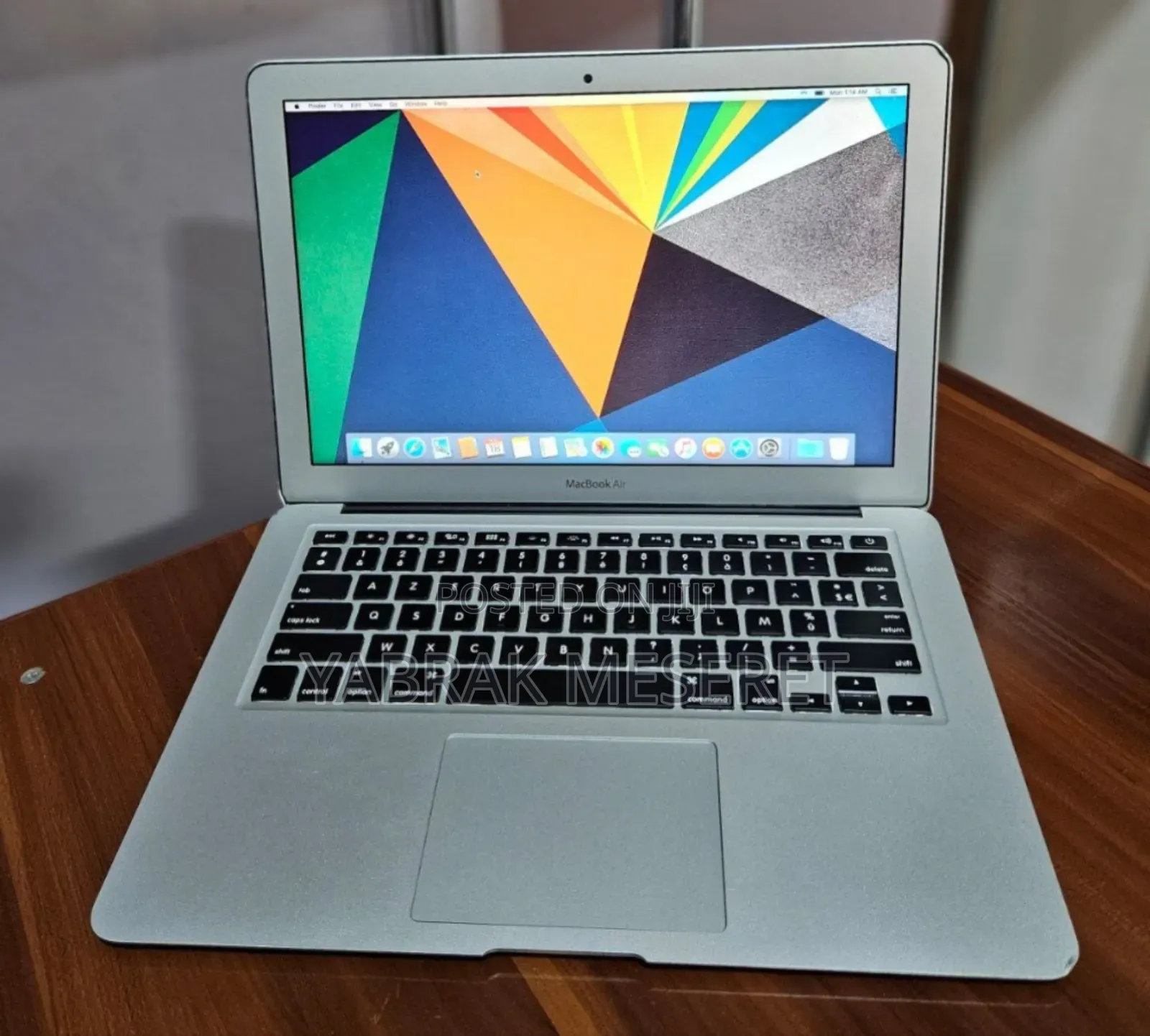 New Laptop Apple MacBook Air 2015 8GB Intel Core I5 SSD 256GB