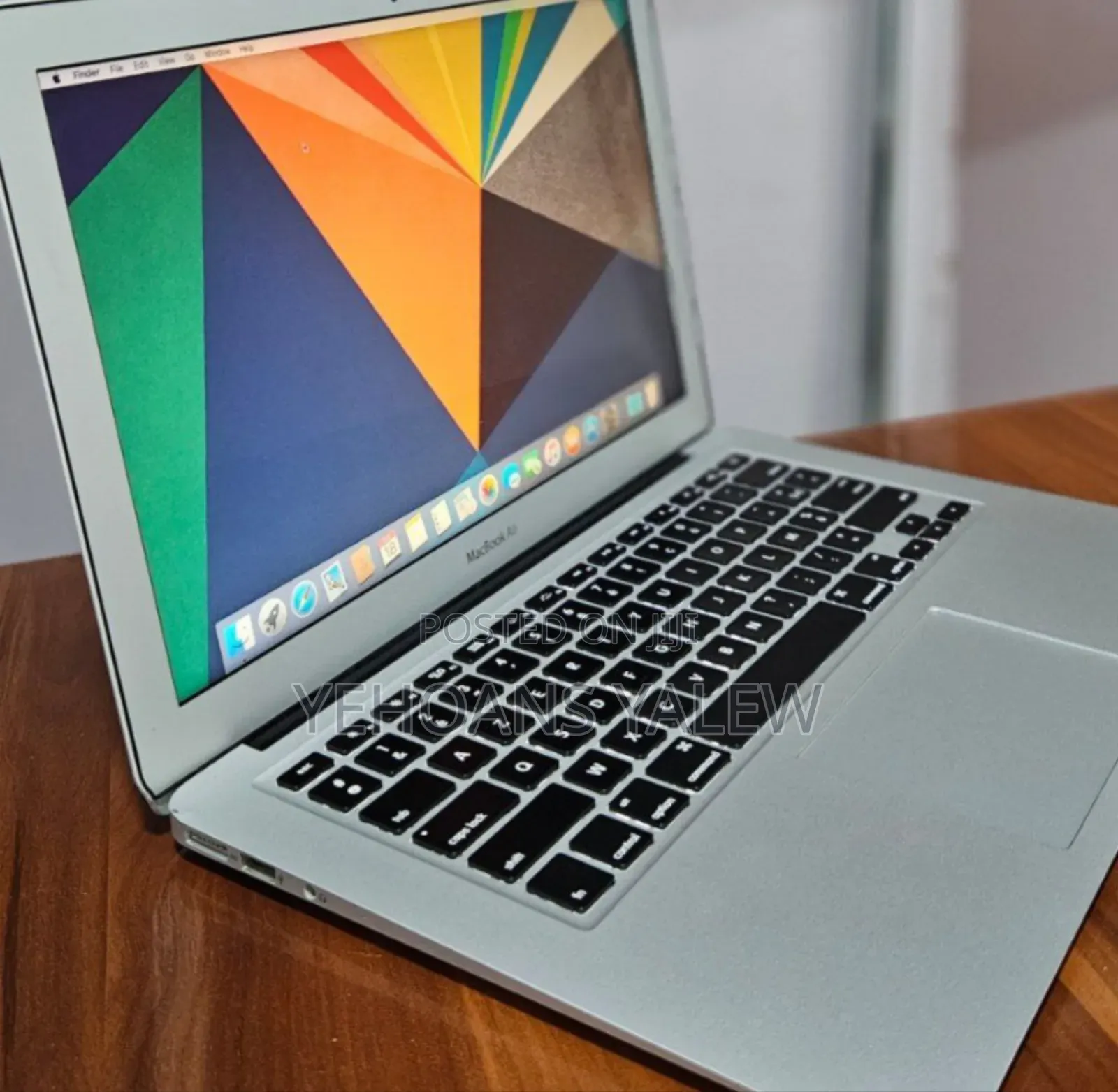 New Laptop Apple MacBook Air 2015 8GB Intel Core I5 SSD 256GB