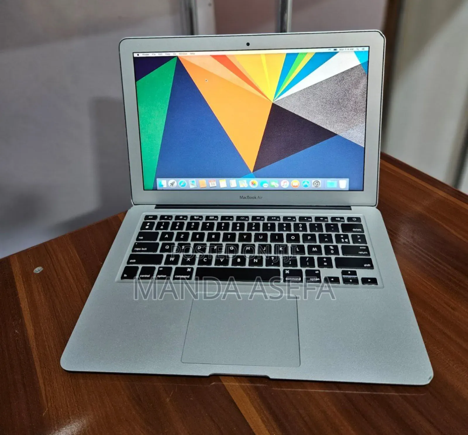 New Laptop Apple MacBook Air 2015 8GB Intel Core I5 SSD 256GB