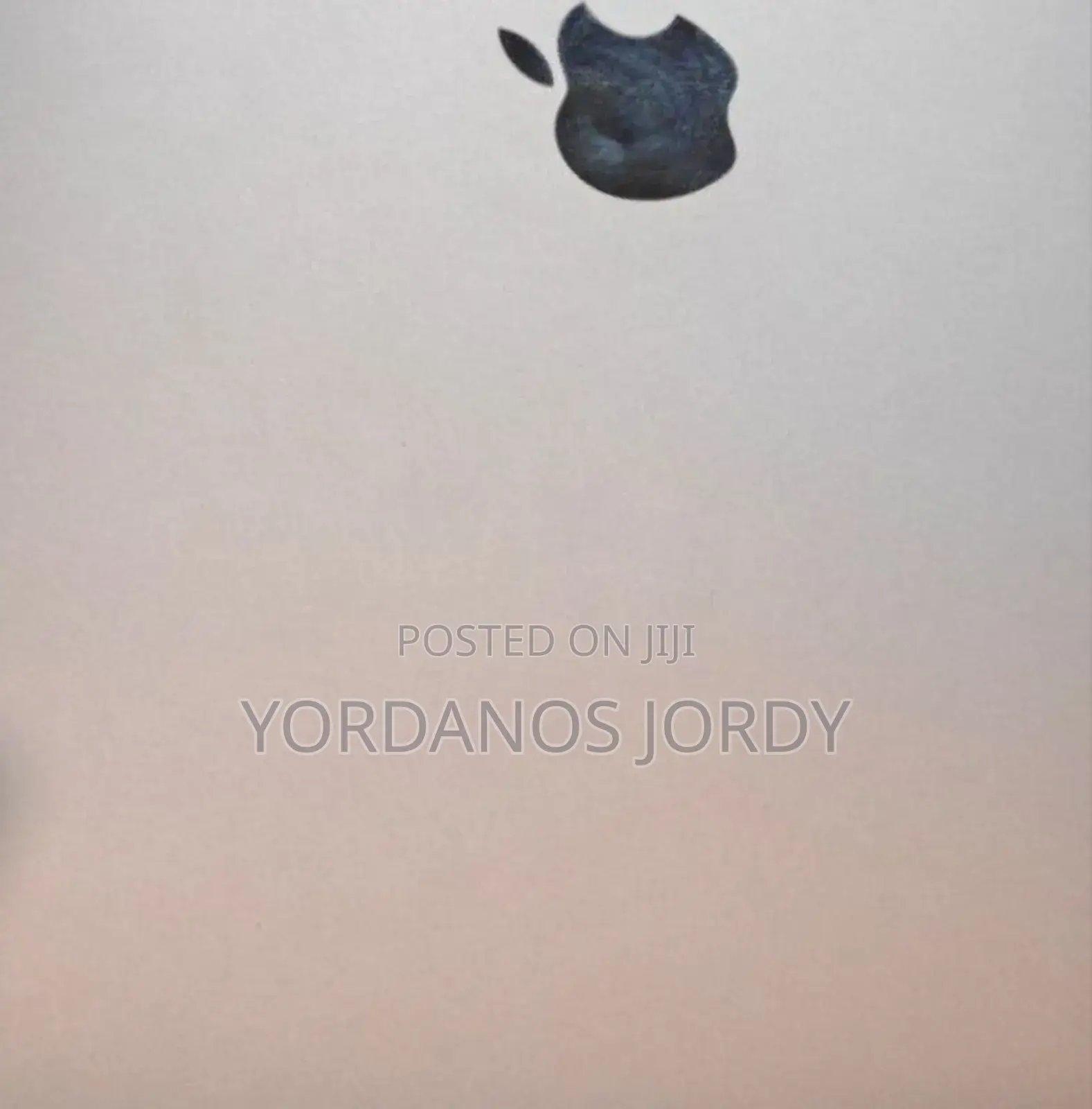 New Laptop Apple MacBook Pro 2022 M2 8GB AMD Ryzen 7 SSD 256GB