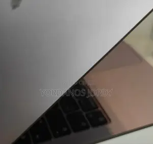 New Laptop Apple MacBook Pro 2022 M2 8GB AMD Ryzen 7 SSD 256GB