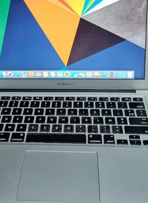 New Laptop Apple MacBook 2015 8GB Intel Core i5 SSD 256GB