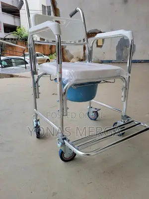 Photo - Toilet+Shower Wheelchair嗨وtotal Weight:8.5kg=٥toilet Chair泳鬮commodo