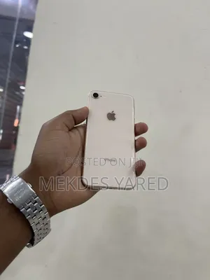 New Apple iPhone 8 64 GB Gold