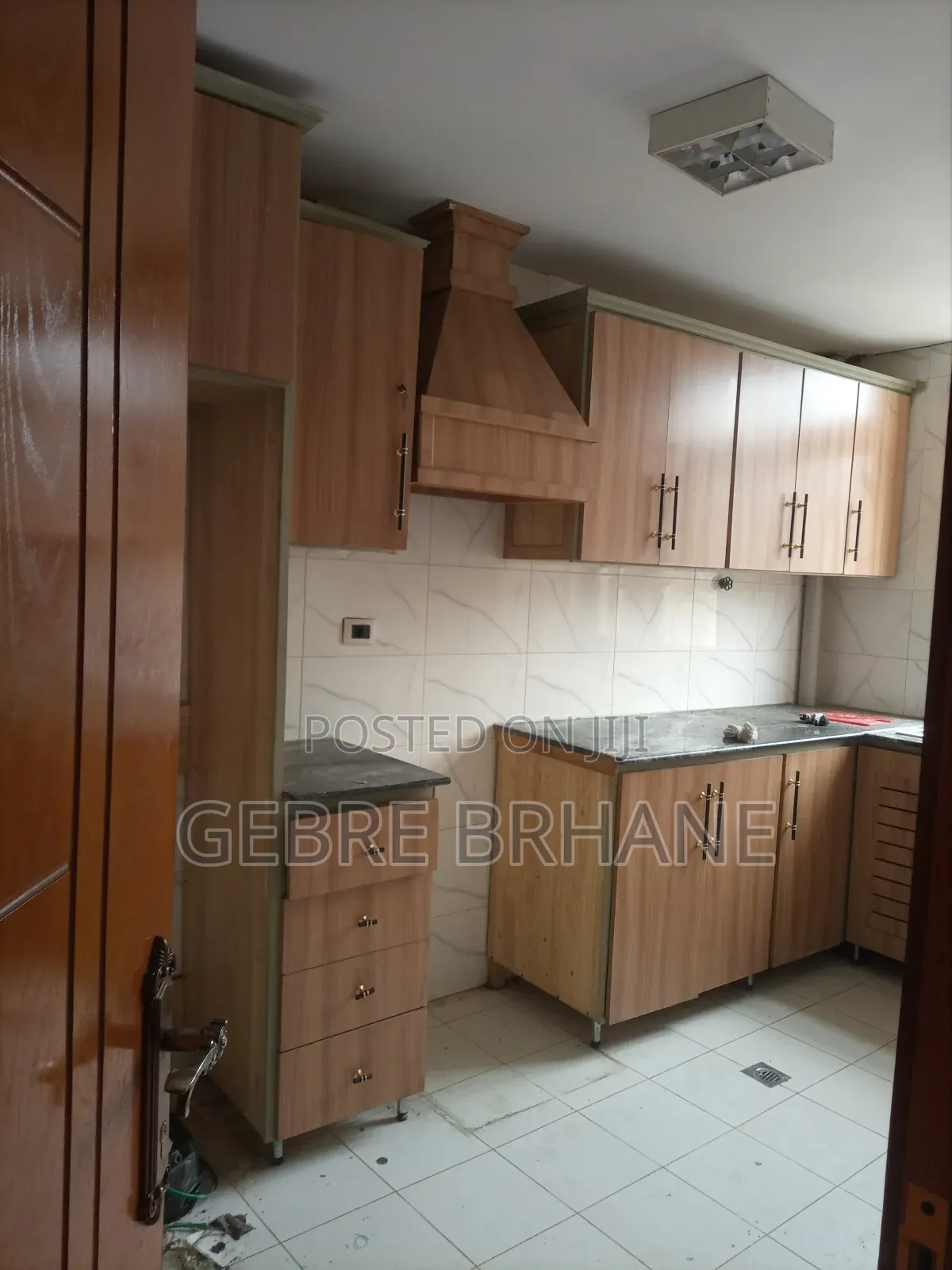 3bdrm Apartment in Apartment, Yeka for rent
