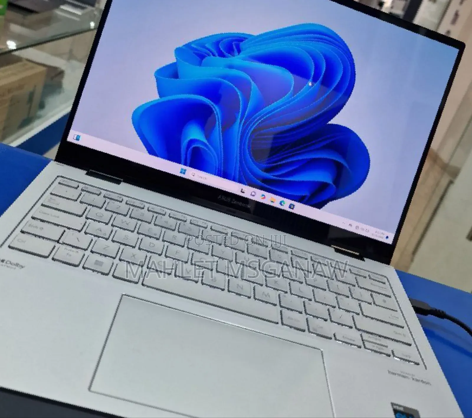 New Laptop Asus ZenBook UX21A 16GB Intel Core I7 SSD 512GB