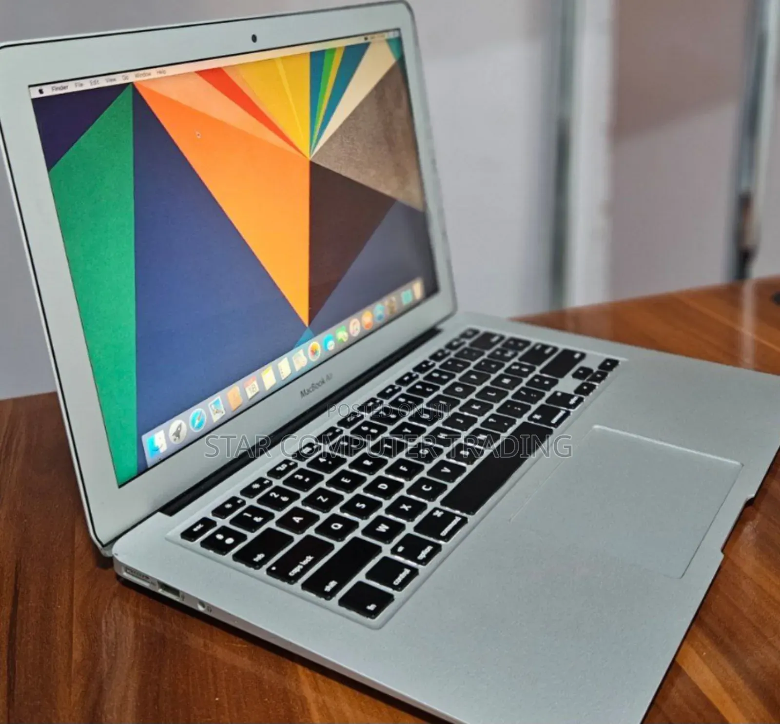 New Laptop Apple MacBook Air 2015 8GB Intel Core I5 SSD 256GB