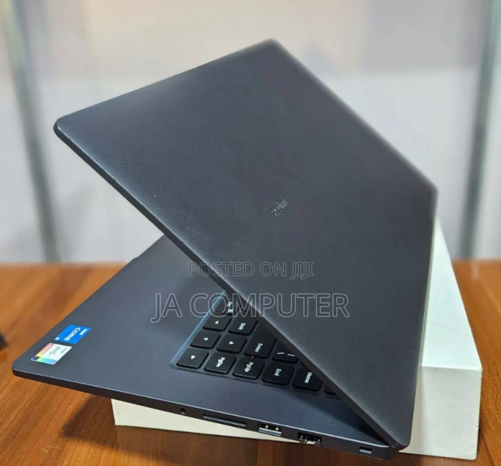 New Laptop Over Powered 8GB Intel Core I5 SSD 512GB