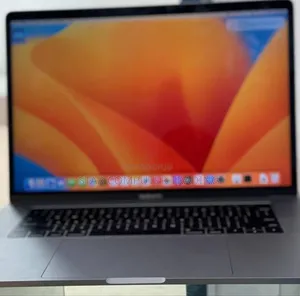 Photo - New Laptop Apple MacBook Pro 2017 16GB Intel Core I7 SSD 512GB