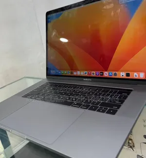 New Laptop Apple MacBook Pro 2017 16GB Intel Core I7 SSD 512GB