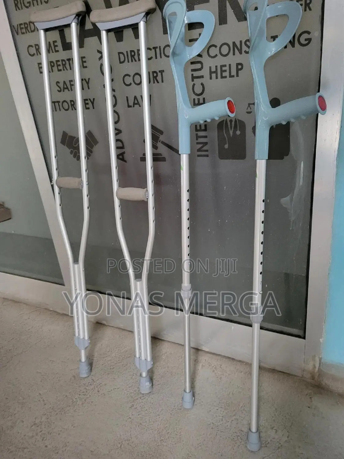 Axillary Crutches畟官crutches=<<Elbow Crutches裁肉injured Helping Crutches