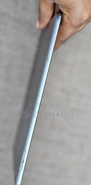 New Apple iPad 2 Wi-Fi 128 GB Silver