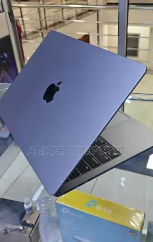 Photo - New Laptop Apple MacBook Air 2022 M2 8GB Apple M2 SSD 512GB