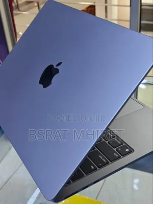Photo - New Laptop Apple MacBook Air 2022 M2 8GB Apple M2 SSD 512GB