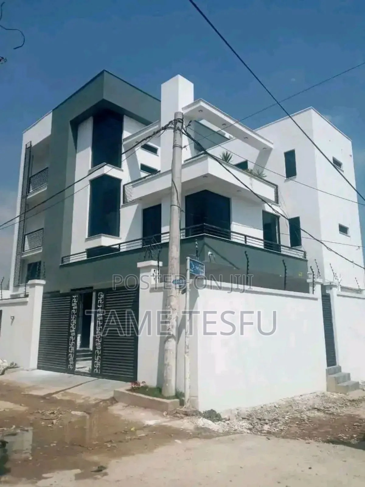 Furnished 8bdrm House in ቶቶት, Bole for sale