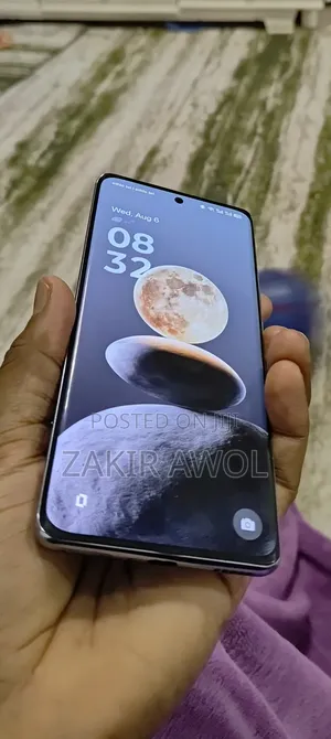 Photo - Oppo Reno10 256 GB Bronze