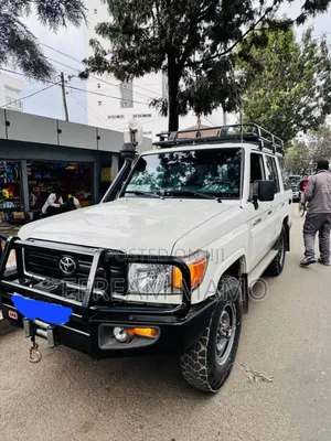 Toyota Land Cruiser 2018 White