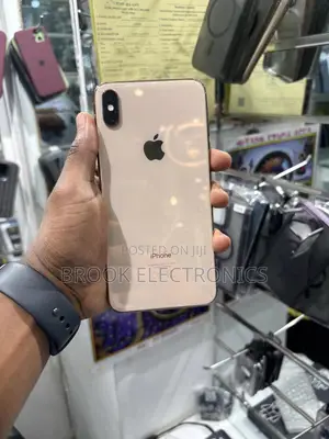 Photo - Apple iPhone XS Max 512 GB Gold