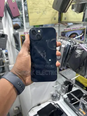 Photo - Apple iPhone 13 128 GB Black