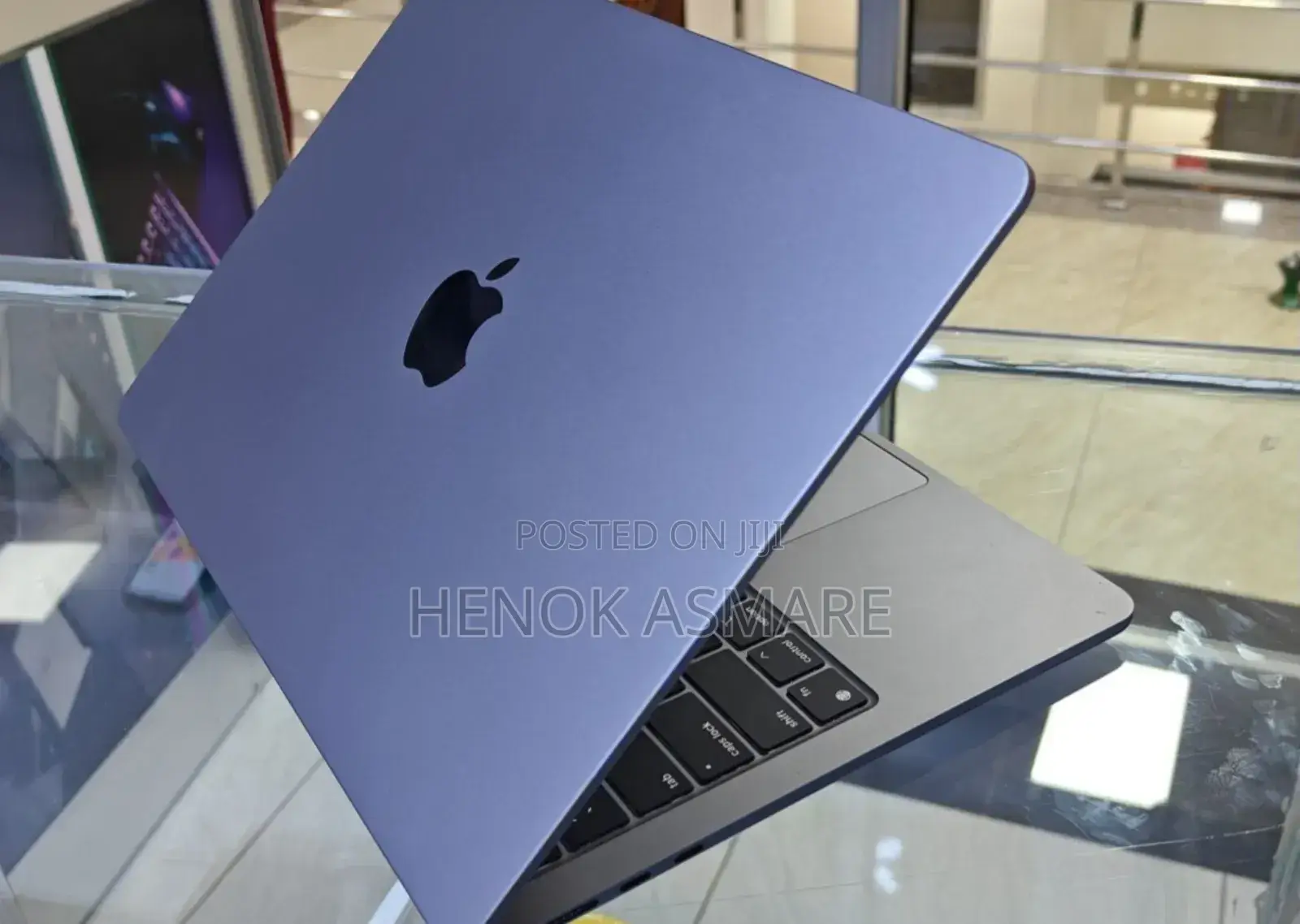 New Laptop Apple MacBook Air 2022 M2 8GB SSD 512GB