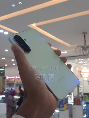 Photo - New Samsung Galaxy A36 256 GB Pink