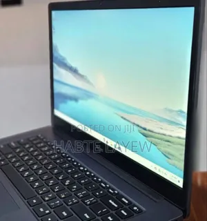 New Laptop Apple MacBook 8GB Intel Core i5 SSD 256GB