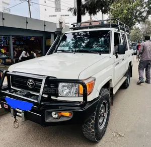 Toyota Land Cruiser 2018 White